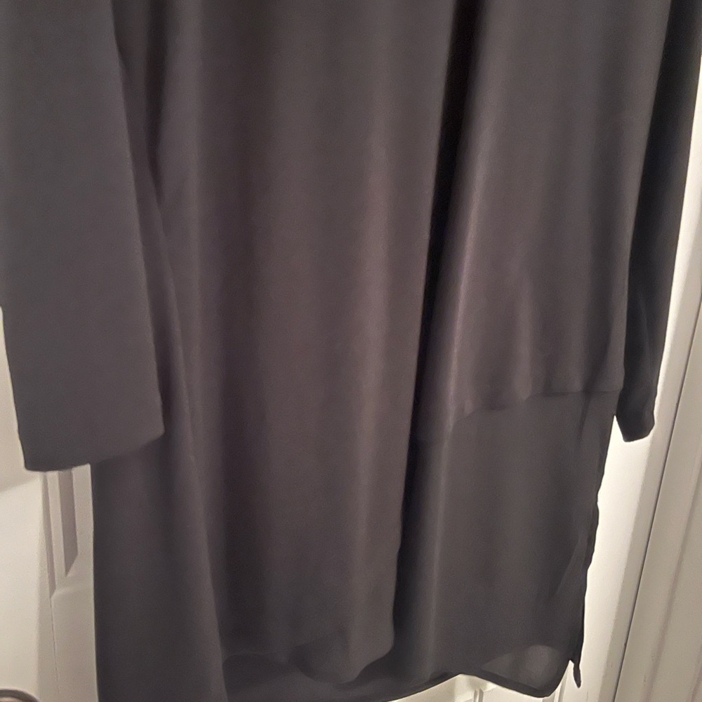 Women’s black shirt